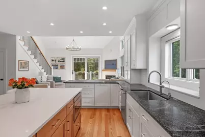 4 Talbot Lane #4, Reading, MA 01867 - Photo 3