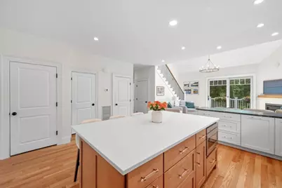 4 Talbot Lane, Reading, MA 01867 - Photo 3
