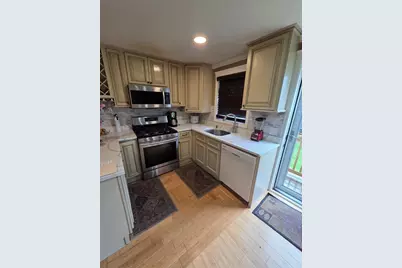 37 Wall St #2C, Worcester, MA 01604 - Photo 1