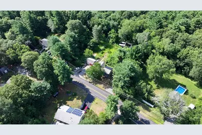 127 Pleasant St, Pembroke, MA 02359 - Photo 15
