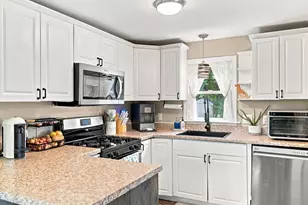 40 Lake Shore Dr, Middleborough, MA 02346 - Photo 9