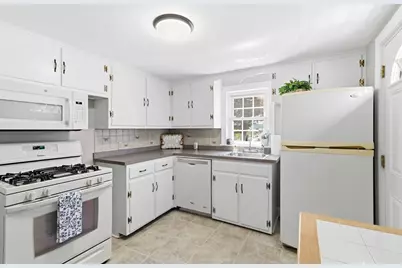 49 Edgeworth St, Weymouth, MA 02189 - Photo 9