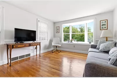 49 Edgeworth St, Weymouth, MA 02189 - Photo 5