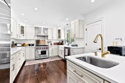 110 Redwood Rd, Newton, MA 02459 - Photo 3