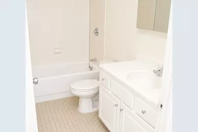 33 Pond Av #913, Brookline, MA 02445 - Photo 5