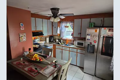 18 Notre Dame St, Springfield, MA 01104 - Photo 3
