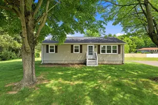 15 Peterson Cir, Agawam, MA 01030 - Photo 1
