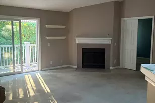 105 Bradford Commons Ln, Braintree, MA 02184 - Photo 5