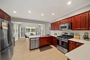 894 Liberty St, Braintree, MA 02184 - Photo 9