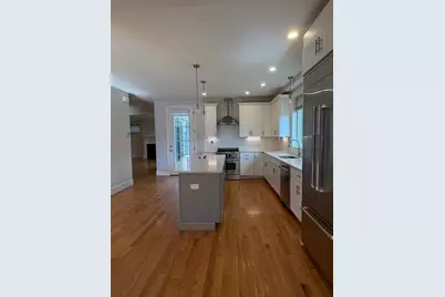 896 Chestnut St #2, Newton, MA 02468 - Photo 5