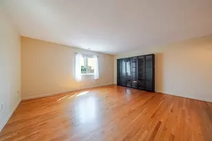 351 Pleasant St, Northampton, MA 01060 - Photo 9