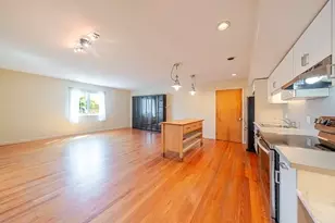 351 Pleasant St, Northampton, MA 01060 - Photo 3