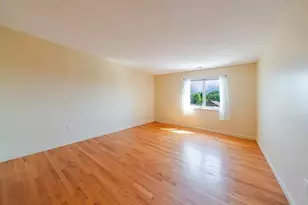 351 Pleasant St, Northampton, MA 01060 - Photo 17