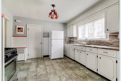 27 Pitcher Ave, Medford, MA 02155 - Photo 5