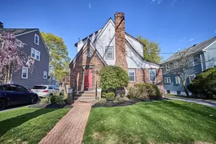 291 Russett Rd, Brookline, MA 02467 - Photo 17