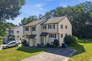 21 Jefferey Ln, Haverhill, MA 01832 - Photo 1