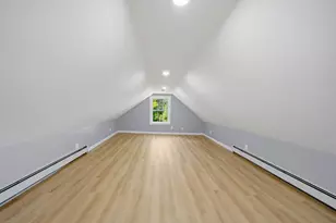 8 Hawkins St, Worcester, MA 01604 - Photo 11