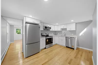 8 Hawkins St, Worcester, MA 01604 - Photo 3