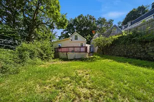 8 Hawkins St, Worcester, MA 01604 - Photo 17