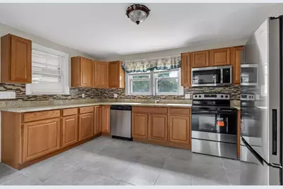 2 Clarendon St, Taunton, MA 02780 - Photo 9