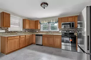 2 Clarendon St, Taunton, MA 02780 - Photo 15