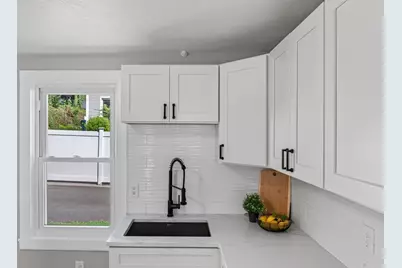 72 Chestnut St #72, Clinton, MA 01510 - Photo 9