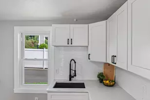 72 Chestnut St, Clinton, MA 01510 - Photo 9