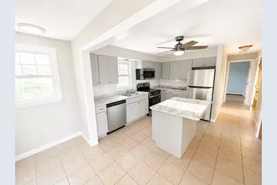 63 Prairie Ave, Swansea, MA 02777 - Photo 5