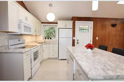 12 Twelfth Ave, Wareham, MA 02571 - Photo 5