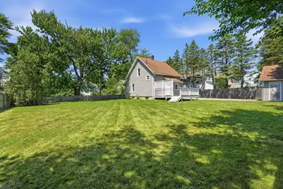 33 Baltimore Ave, Chicopee, MA 01020 - Photo 5