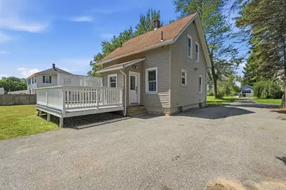 33 Baltimore Ave, Chicopee, MA 01020 - Photo 3