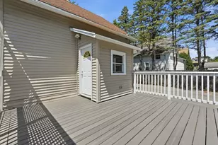 33 Baltimore Ave, Chicopee, MA 01020 - Photo 7