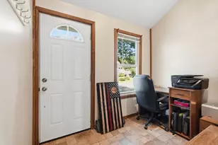33 Baltimore Ave, Chicopee, MA 01020 - Photo 17