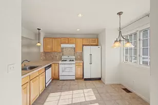 6 Lilac Ct, Hopkinton, MA 01748 - Photo 3