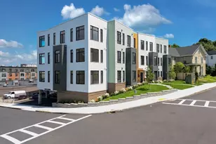 34 Oak St, Boston, MA 02136 - Photo 25