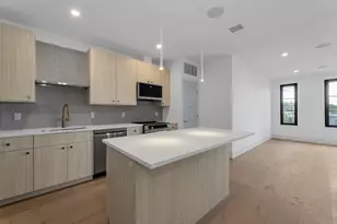 34 Oak St, Boston, MA 02136 - Photo 5