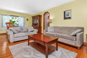 137 Harrington Rd, Waltham, MA 02452 - Photo 7