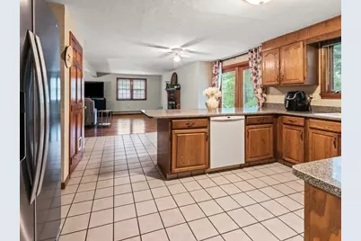 7 Baldwin St, Leicester, MA 01524 - Photo 5