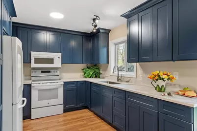 41 Maple St, Randolph, MA 02368 - Photo 11