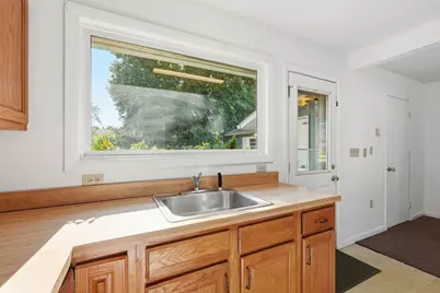 28 Westwood Terrace, Northampton, MA 01062 - Photo 11