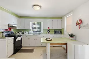 19 Miller Stile Rd, Quincy, MA 02169 - Photo 5