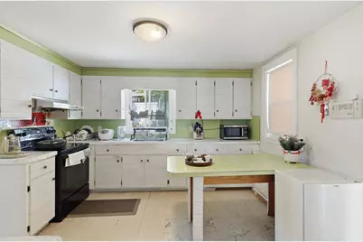 19 Miller Stile Rd, Quincy, MA 02169 - Photo 5