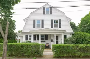 24 Oak St, Marblehead, MA 01945 - Photo 15