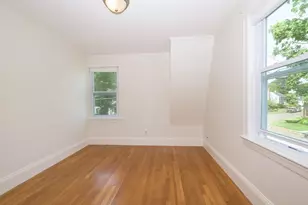24 Oak St, Marblehead, MA 01945 - Photo 11
