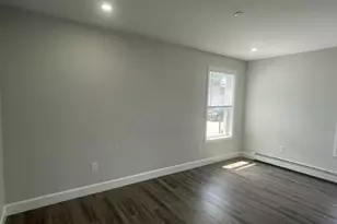 129 Pleasant St, Weymouth, MA 02190 - Photo 9