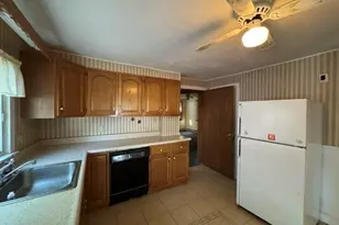 203 Willow St, Stoughton, MA 02072 - Photo 7