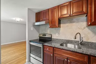 133 Beaconsfield Rd, Brookline, MA 02445 - Photo 5