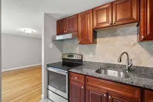 133 Beaconsfield Rd, Brookline, MA 02445 - Photo 5