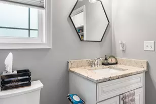 10 Stone St, Auburn, MA 01527 - Photo 9