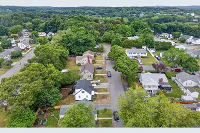 8 Bartlett St, Peabody, MA 01960 - Photo 3
